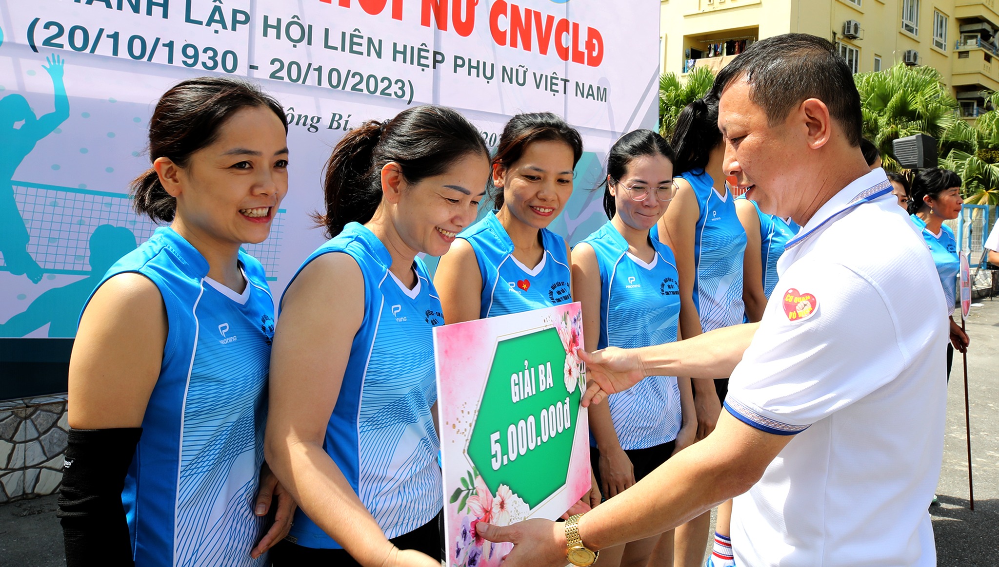 SÔI NỔI GIẢI BÓNG CHUYỀN HƠI NỮ CNCVLĐ THAN NAM MẪU, CHÀO MỪNG 93 NĂM NGÀY THÀNH LẬP HỘI LHPN VIỆT N (13)